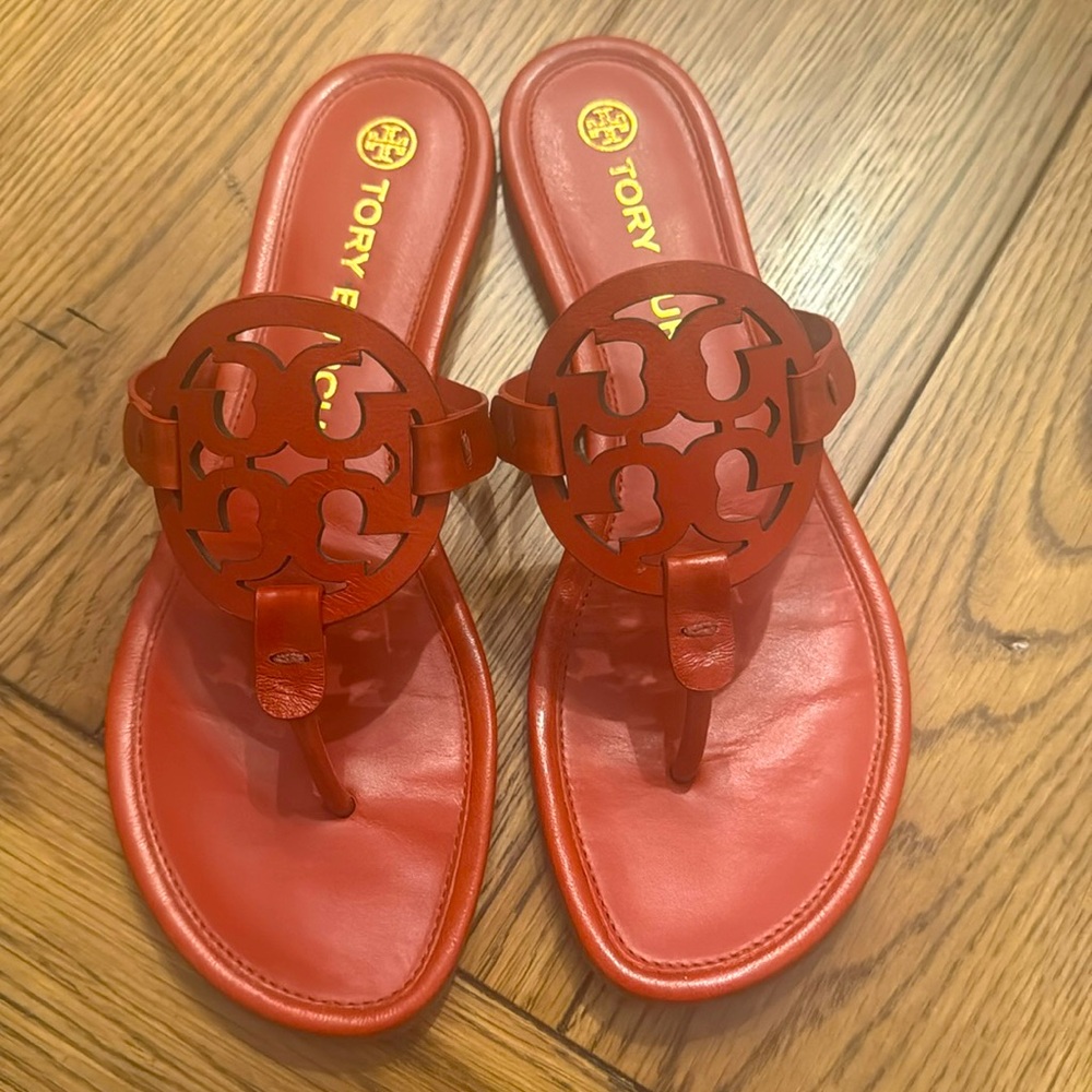 Tory Burch Red Miller size 9